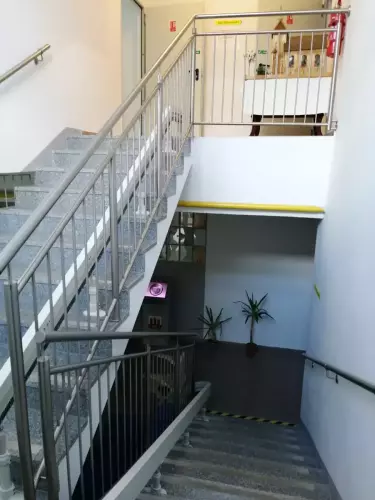 Balustrady schodowe ze stali nierdzewnej Legnica